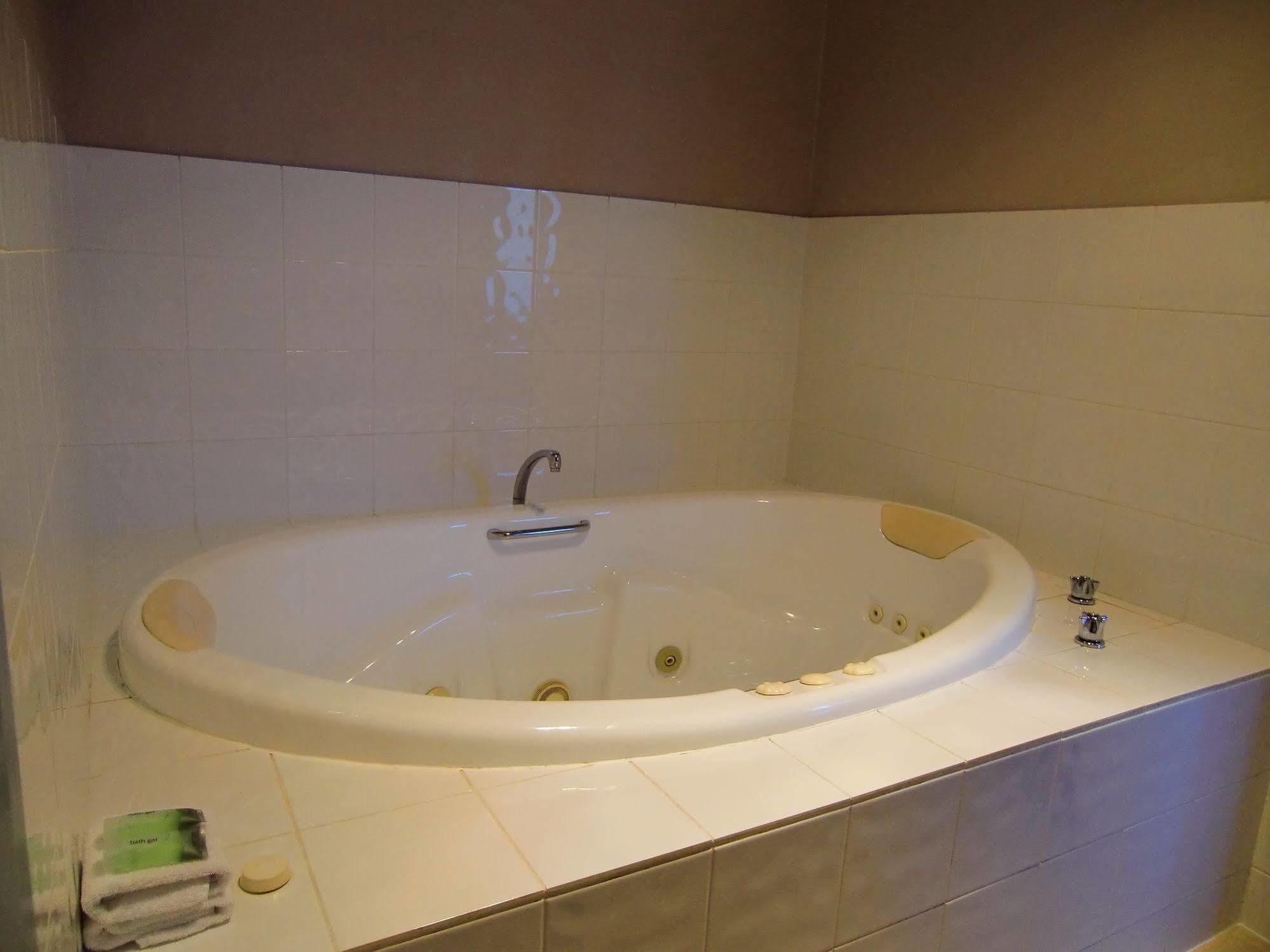 Castle Motel Bairnsdale Εξωτερικό φωτογραφία